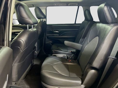 Used 2025 Toyota Grand Highlander AWD image 22