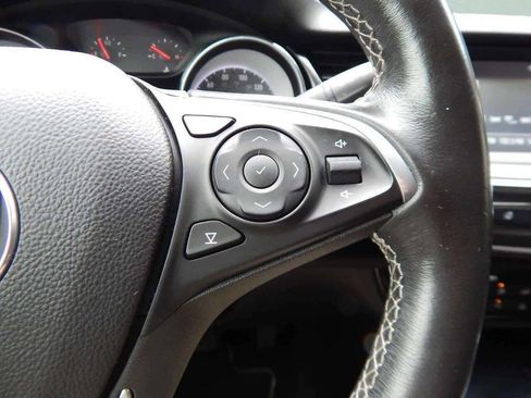 Used 2018 Buick Regal Preferred image 22