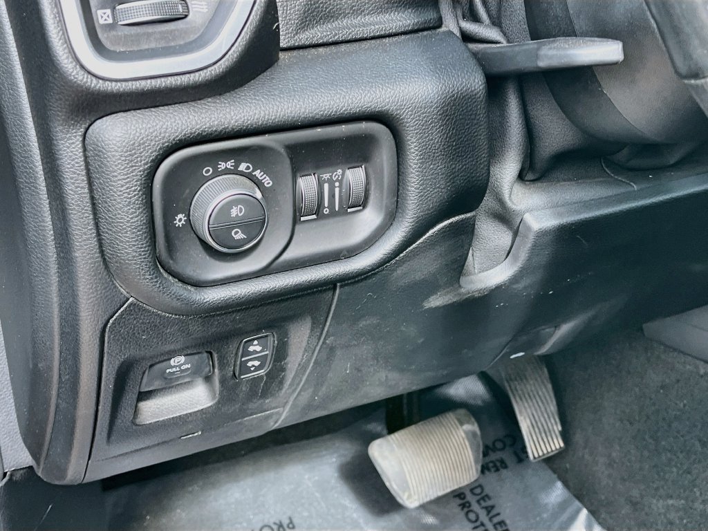 Used 2020 RAM 1500 Laramie AWD/4WD image 10