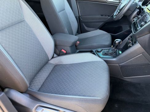 Used 2018 Volkswagen Tiguan S image 11