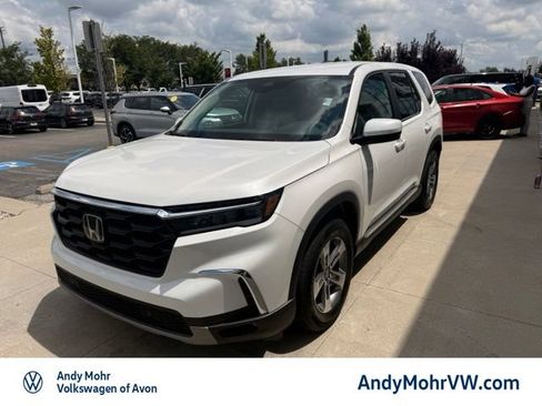 Used 2024 Honda Pilot EX-L image 3