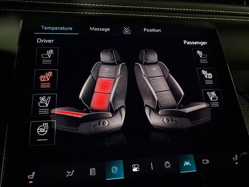 Used 2025 Cadillac Escalade ESV Sport Platinum image 17