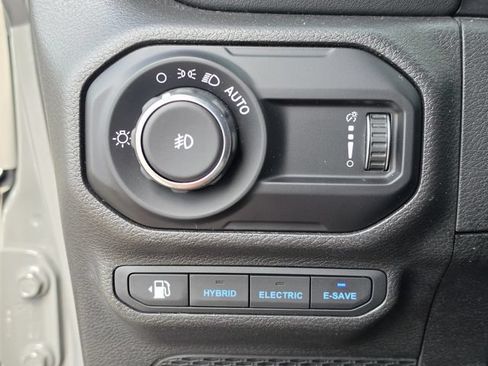 Used 2023 Jeep Wrangler Unlimited Sahara w/ Dual Top Group AWD/4WD image 34