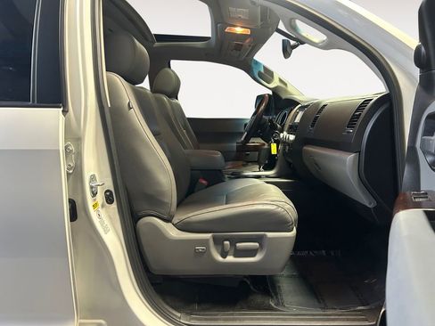 Used 2016 Toyota Sequoia Platinum image 11