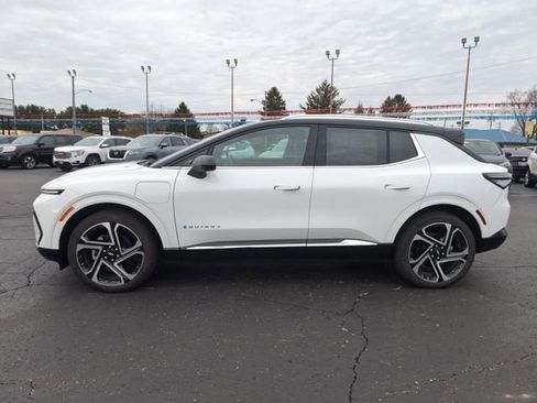 Used 2025 Chevrolet Equinox EV LT w/ Convenience Package II image 4