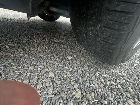 Used 2016 Jeep Cherokee Sport image 16