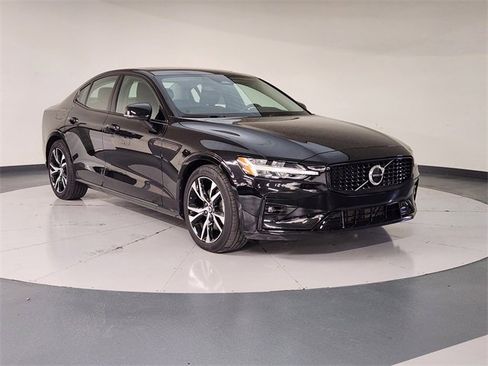 Used 2024 Volvo S60 B5 Core image 7