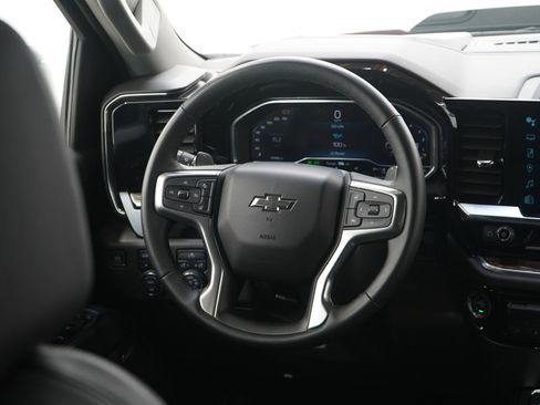 Used 2024 Chevrolet Silverado 1500 LT Trail Boss w/ Convenience Package II image 16