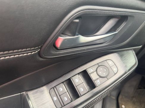 Used 2023 Nissan Rogue SV w/ SV Premium Package image 36