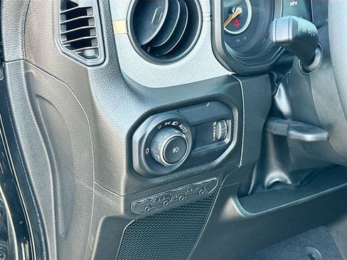 Used 2024 Jeep Wrangler Willys image 10