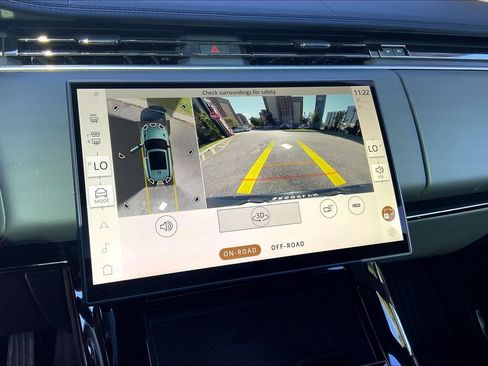 Used 2025 Land Rover Range Rover Sport image 26