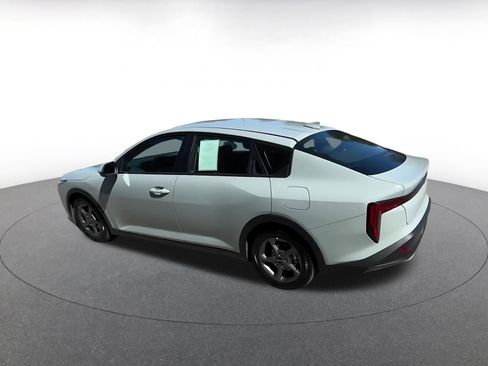 Used 2025 Kia K4 LXS image 10