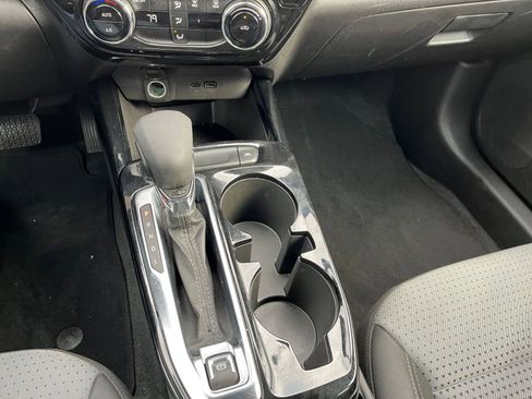 Used 2025 Chevrolet Trax LT image 39