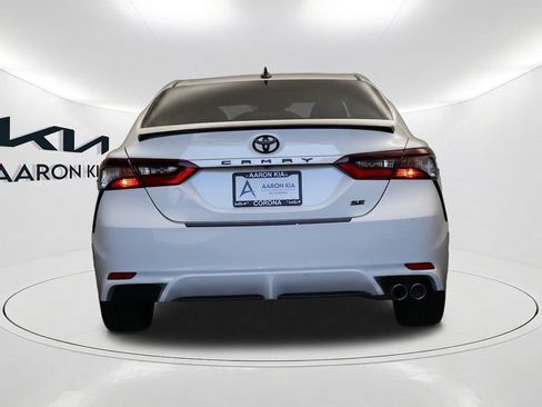 Used 2021 Toyota Camry SE w/ Carpet Mat Package (TMS) FWD image 5