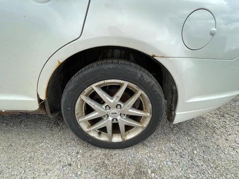 Used 2011 Ford Fusion SEL FWD image 13