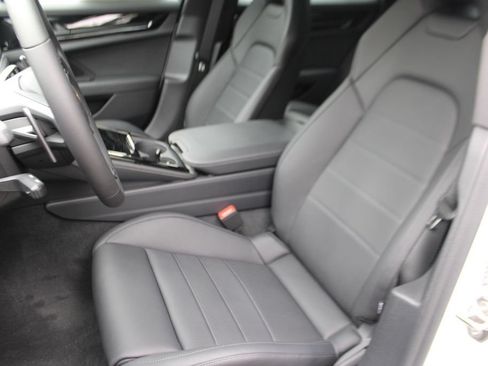 Certified 2025 Porsche Panamera 4 AWD/4WD image 5