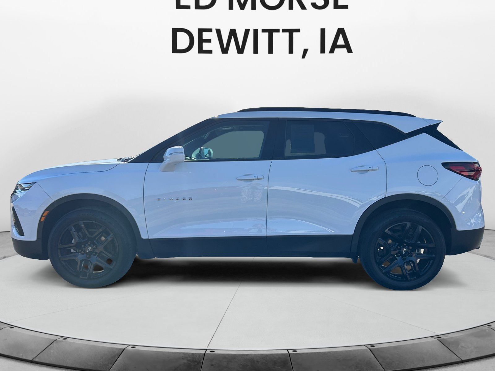 Used 2020 Chevrolet Blazer LT FWD image 2