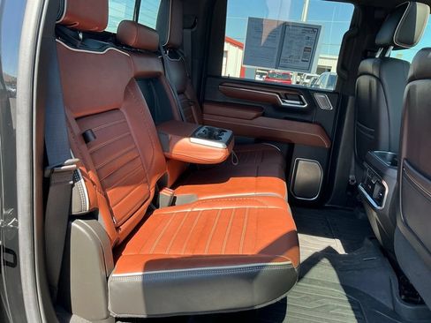 Used 2024 GMC Sierra 2500 Denali Ultimate AWD/4WD image 32