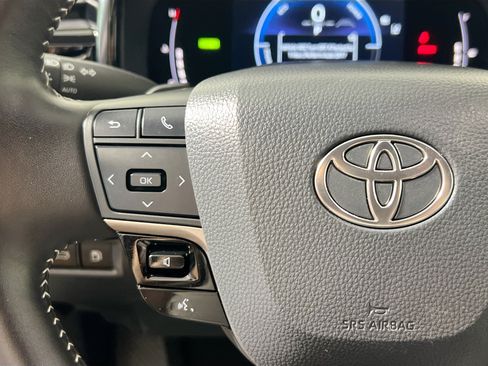 Used 2026 Toyota Camry SE FWD image 18