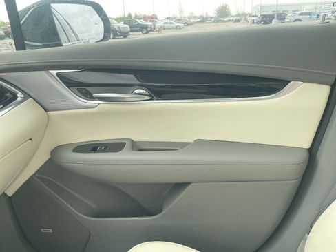 Used 2024 Cadillac XT6 Premium Luxury w/ LPO, Floor Liner Package AWD/4WD image 32
