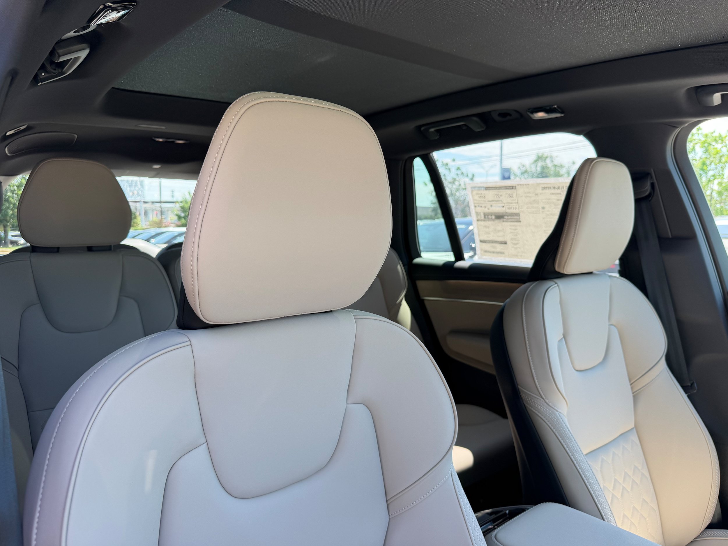 New 2026 Volvo XC90 T8 Plus w/ Protection Package Premier AWD/4WD image 9