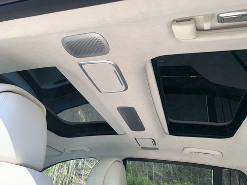 Used 2025 Genesis G90 3.5T image 22