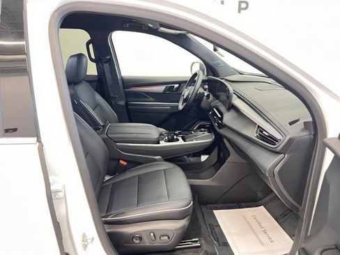 Used 2025 Buick Enclave Preferred image 14