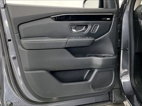 Used 2024 Honda Pilot Touring image 22