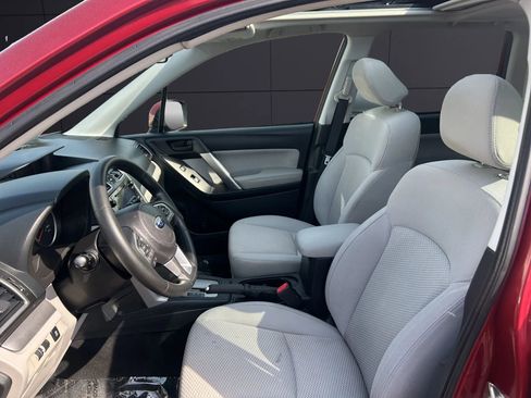 Used 2018 Subaru Forester 2.5i Premium w/ All-Weather Package image 9