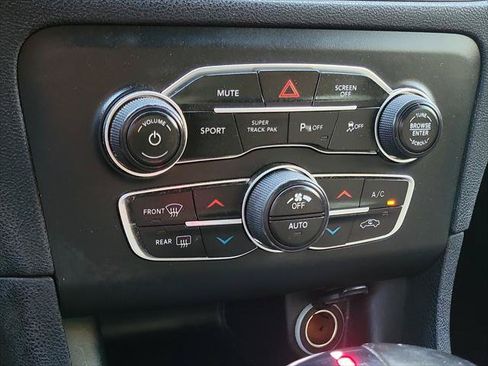 Used 2019 Dodge Charger SXT w/ Cold Weather Package AWD/4WD image 28