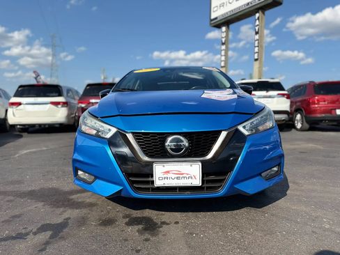 Used 2020 Nissan Versa SR FWD image 11