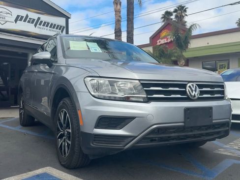 Used 2021 Volkswagen Tiguan SE FWD image 1