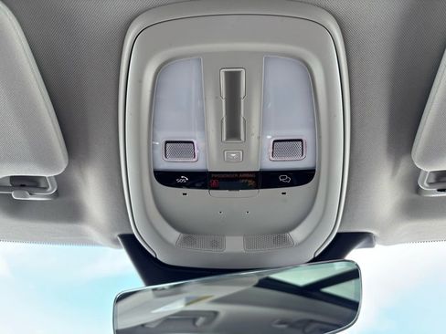 Used 2024 Volvo XC90 B6 Plus image 11