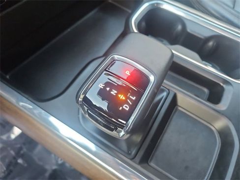 Used 2024 Chevrolet Silverado 1500 High Country w/ Technology Package image 16