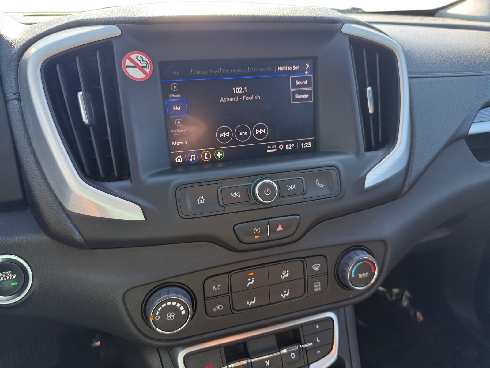 Used 2024 GMC Terrain SLE FWD image 12