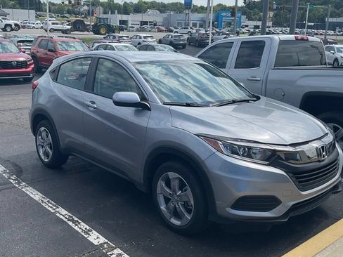 Used 2021 Honda HR-V LX image 8