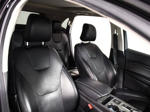 Used 2022 Ford Edge Titanium w/ Equipment Group 301A AWD/4WD image 20