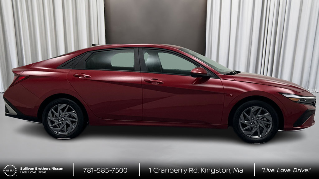 Used 2024 Hyundai Elantra SEL FWD image 4