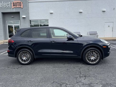 Used 2016 Porsche Cayenne S AWD/4WD image 7