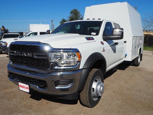 New 2024 RAM 5500 Tradesman w/ Chrome Appearance Group image 2