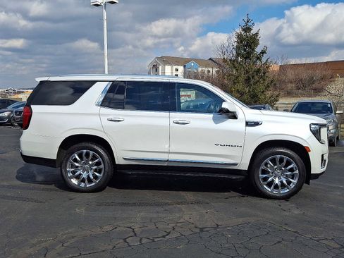 Used 2022 GMC Yukon SLT w/ SLT Premium Package image 7