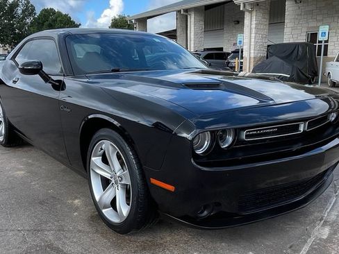Used 2016 Dodge Challenger SXT w/ Super Sport Group (SS/T) RWD image 2