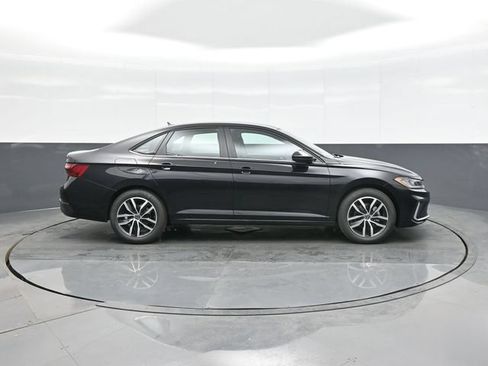 New 2026 Volkswagen Jetta SE FWD image 8
