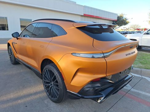 Used 2023 Aston Martin DBX 707 image 4