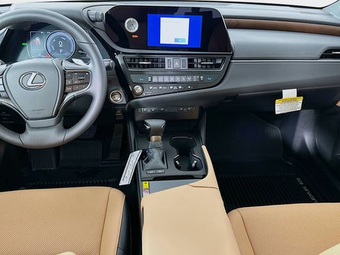 New 2025 Lexus ES 300h w/ Premium Package image 27