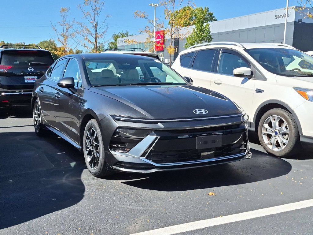 Used 2025 Hyundai Sonata SEL FWD image 1
