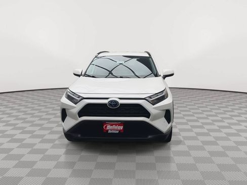 Used 2022 Toyota RAV4 XLE w/ XLE Grade Weather Package AWD/4WD image 32