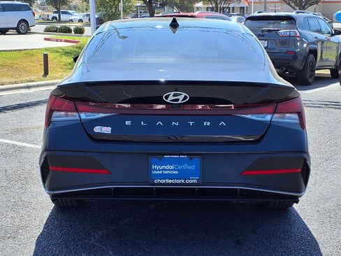 Certified 2025 Hyundai Elantra Sport image 6