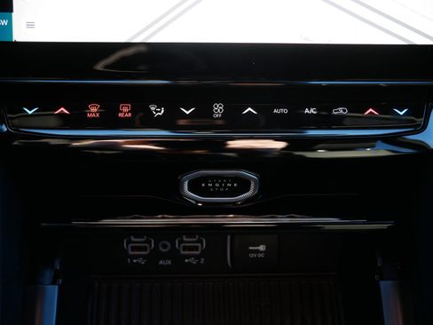 New 2026 Jeep Grand Cherokee Altitude image 18