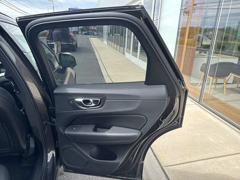 Certified 2025 Volvo XC60 B5 Plus AWD/4WD image 12